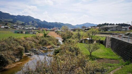 和束川