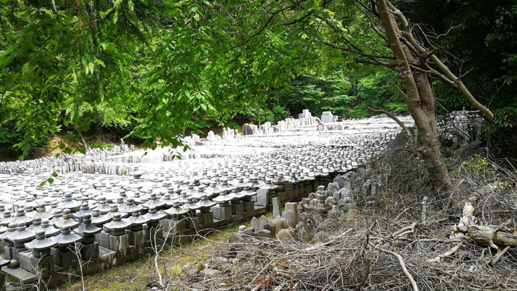 金蔵寺無縁塚