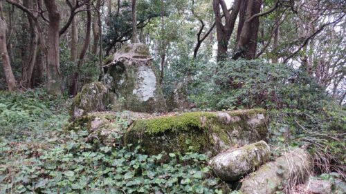 山頂付近の五穀社