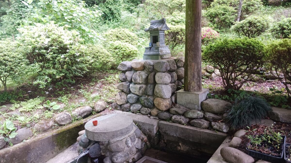 右近の清水