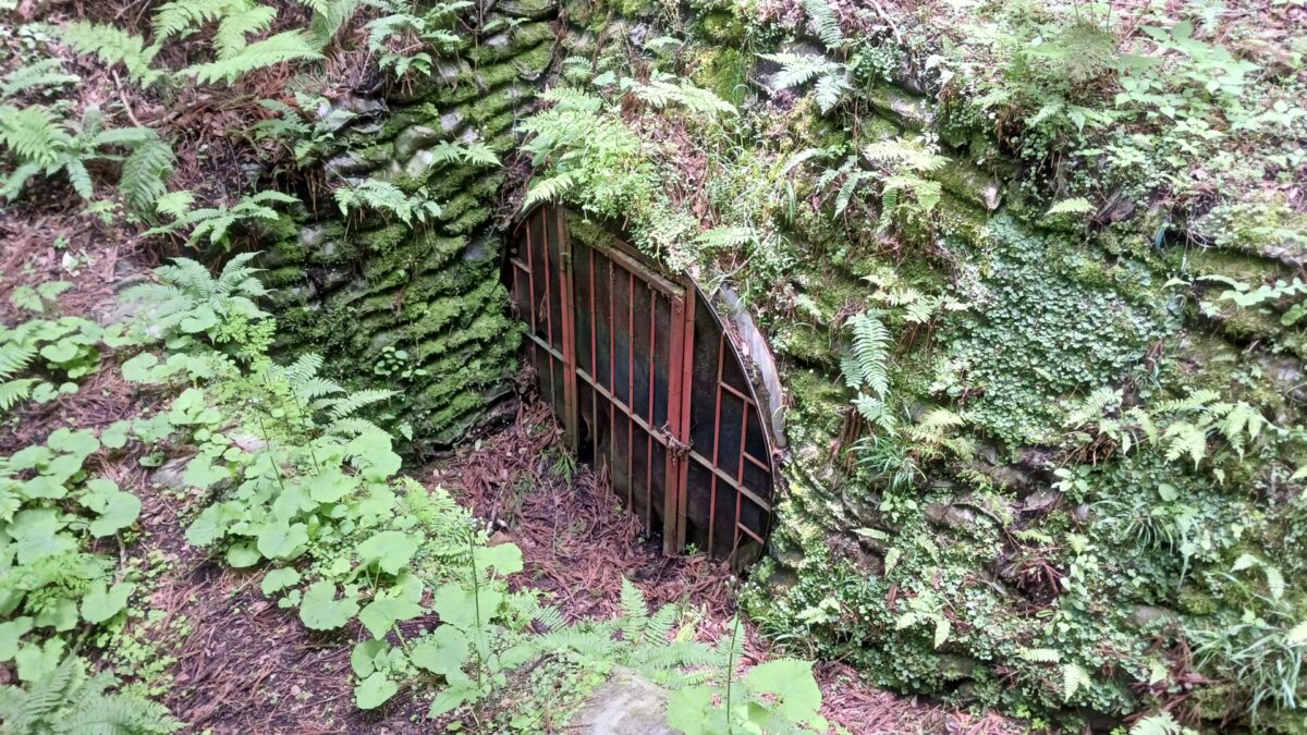 半田銀山中鋪跡
