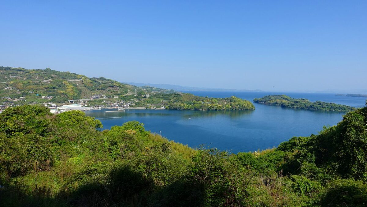 大村湾遠くに長崎空港