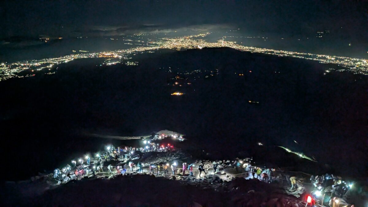 登山道光跡