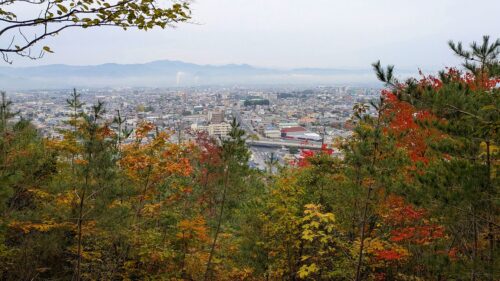 中腹から眺める